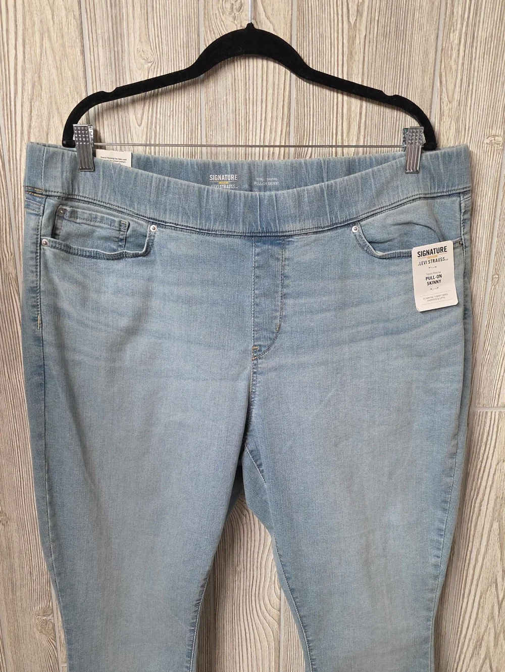 Signature by Levi Strauss Totally Shaping Pull On Skinny Jeans Women Plus 20 NWT